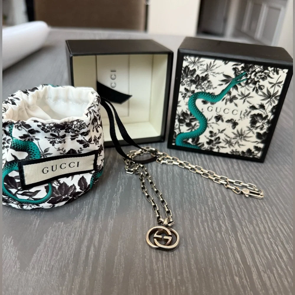 Gucci Interlocking GG chain Necklace — full inclusion